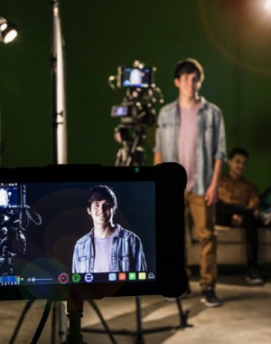 Toulouse Lautrec carreras comunicacion audiovisual