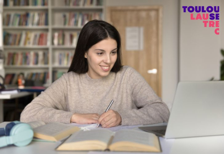 Se puede estudiar y trabajar al mismo tiempo