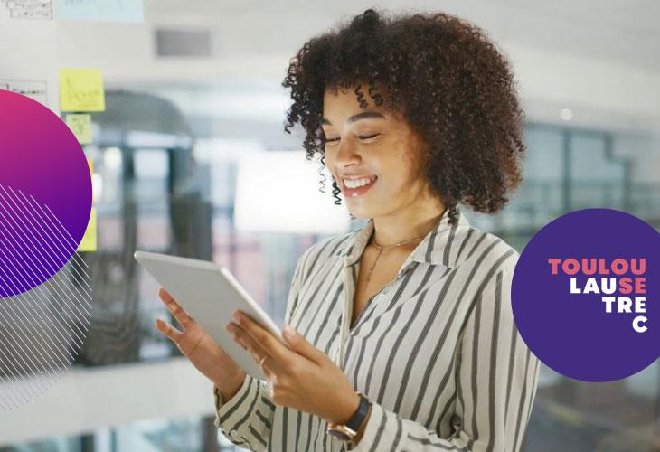 mujer tablet marketing