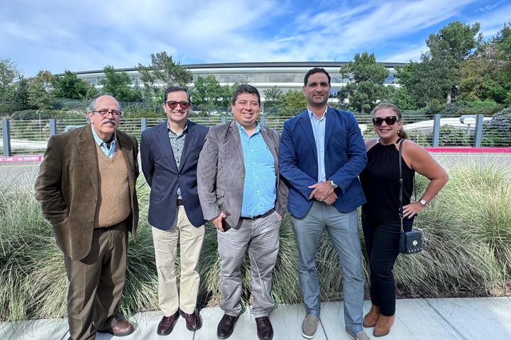 Toulouse Lautrec visita Apple Park 